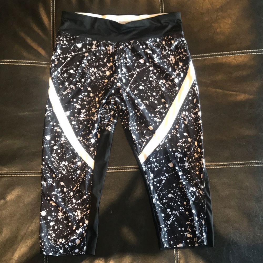 Splatter Paint Capri Leggings